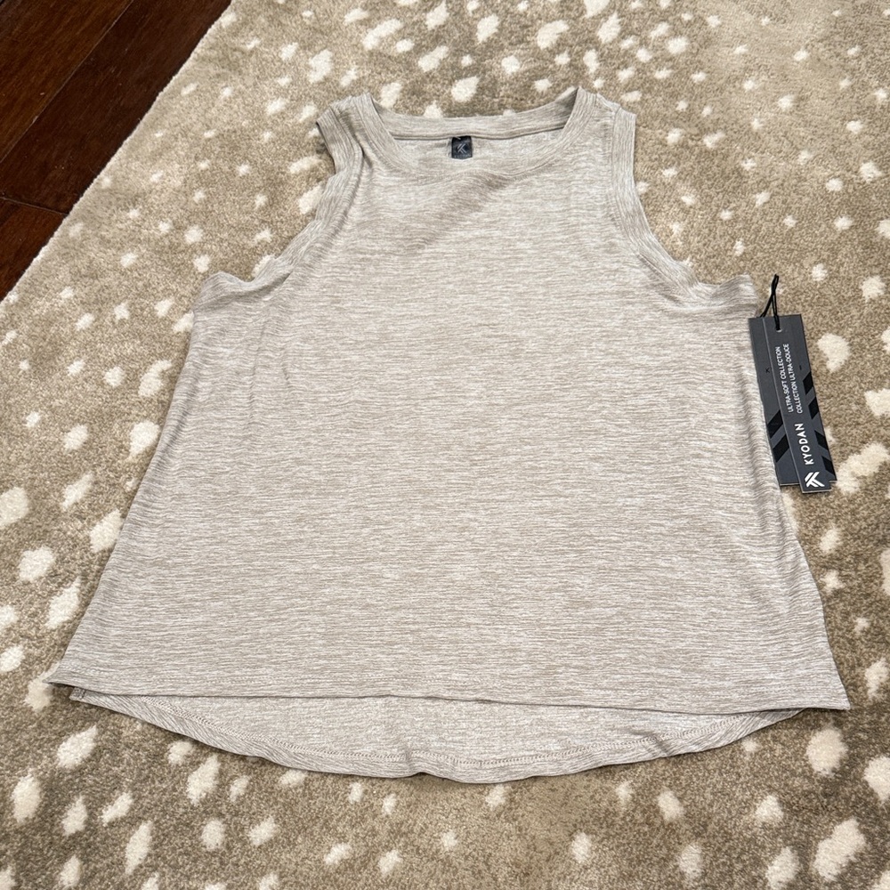 Kyodan Light Gray/Tan Ultra Soft Tank. Size XS